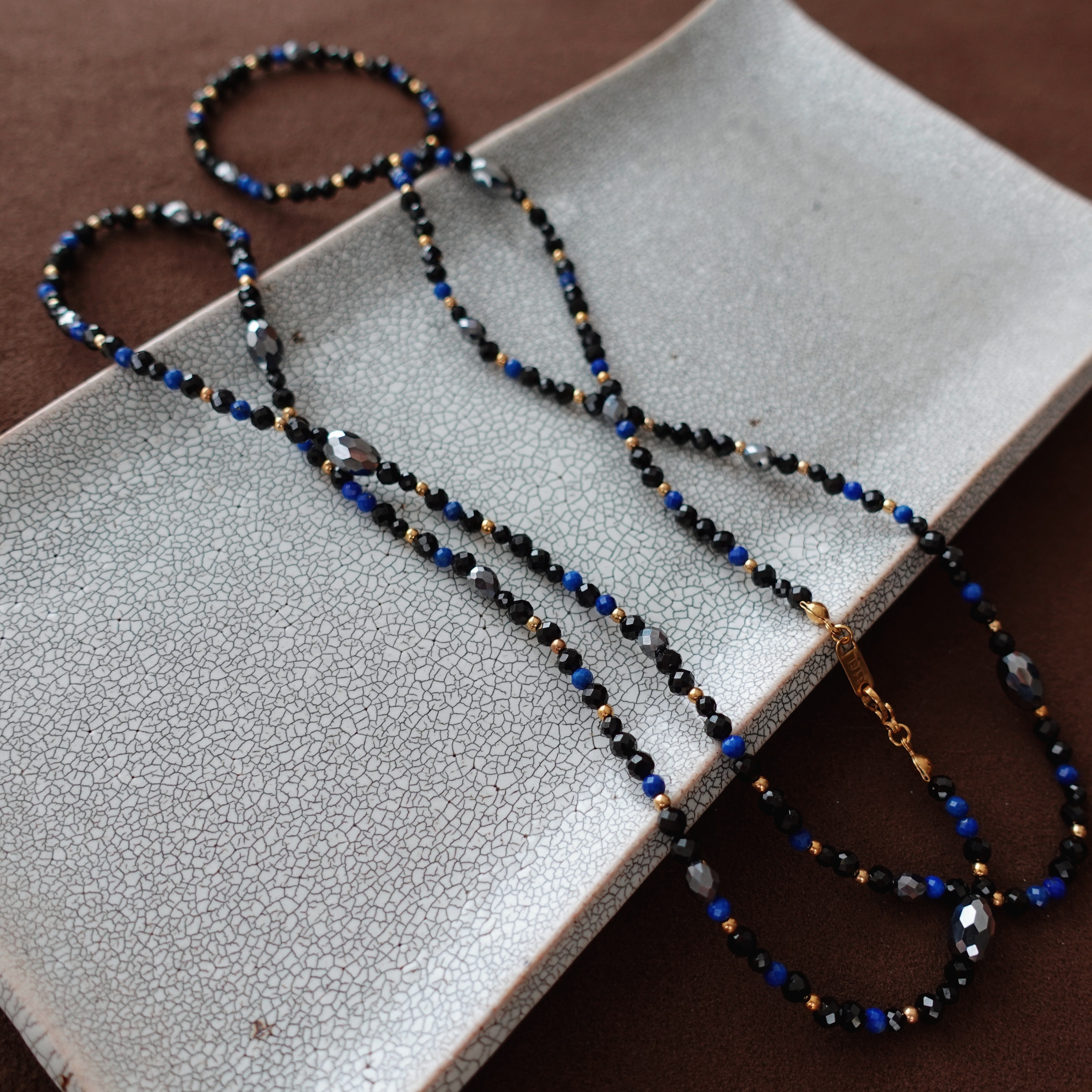 ラピスラズリとブラックのロングネックレス 100cm サージカルステンレス